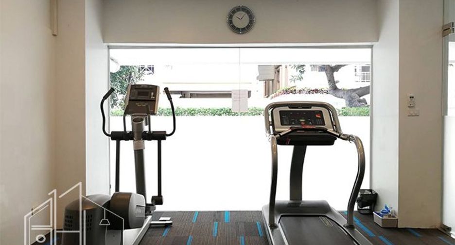 For rent 3 bedrooms apartment in Watthana, Bangkok