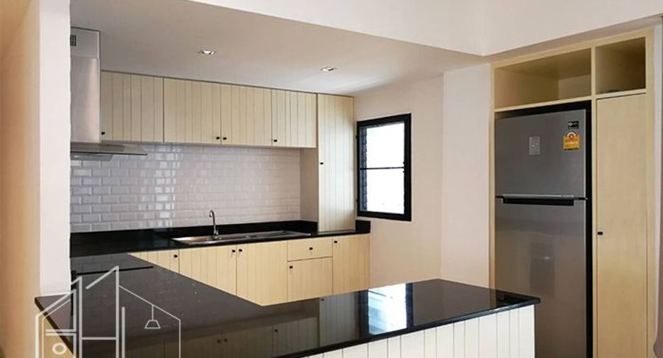 For rent 3 bedrooms condo in Watthana, Bangkok