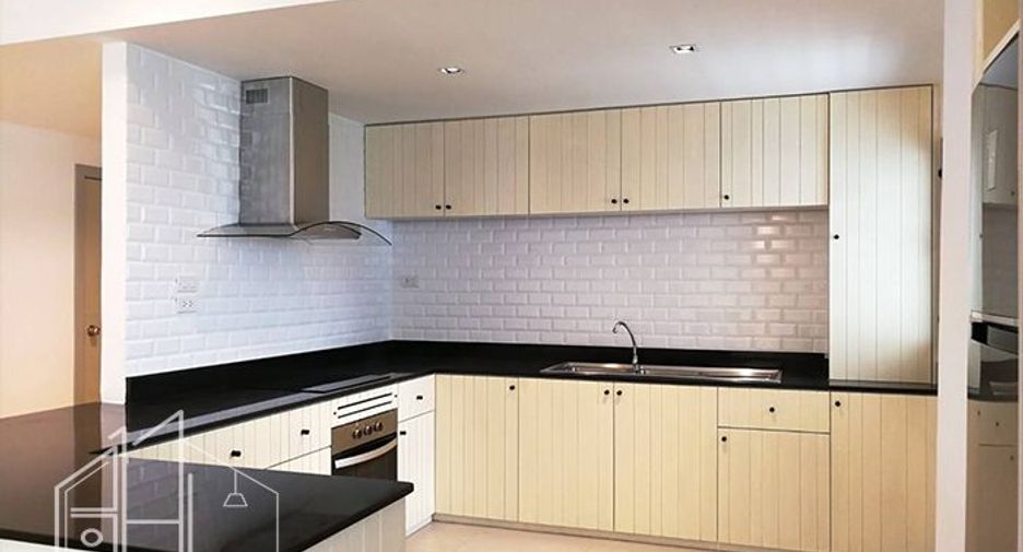 For rent 3 bedrooms condo in Watthana, Bangkok