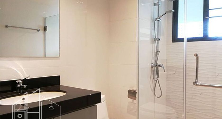 For rent 3 bedrooms condo in Watthana, Bangkok