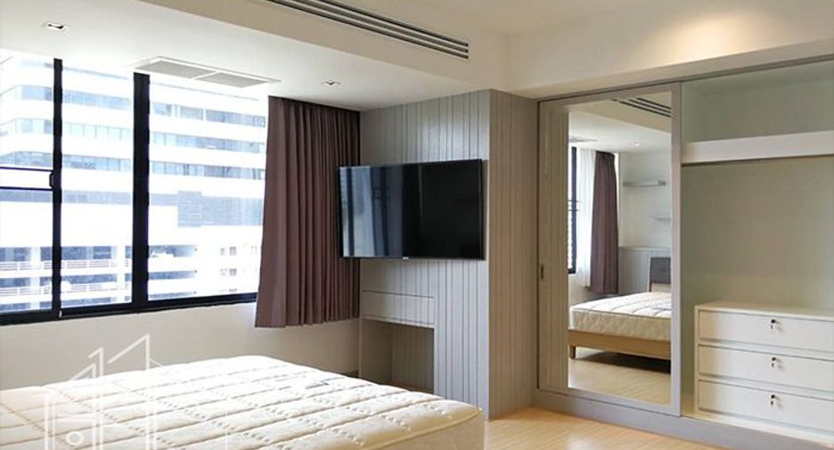 For rent 3 bedrooms condo in Watthana, Bangkok