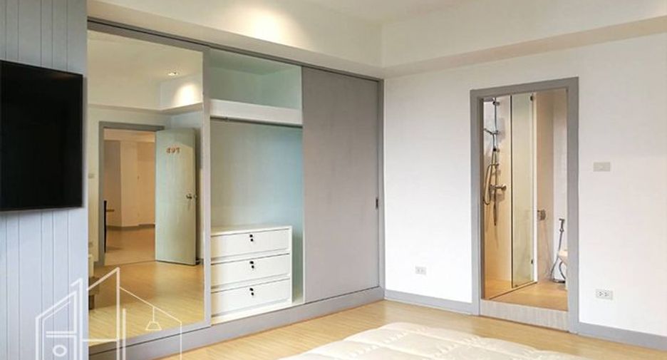 For rent 3 bedrooms condo in Watthana, Bangkok