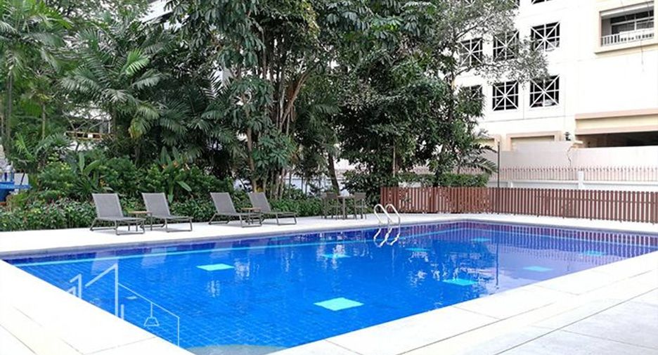 For rent 3 bedrooms condo in Watthana, Bangkok