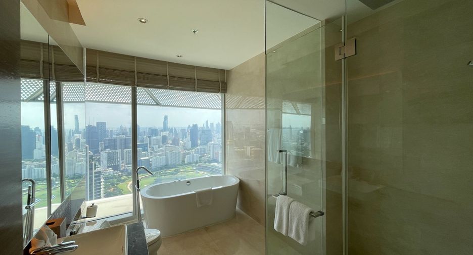 À louer 3 chambres condo à Pathum Wan, Bangkok