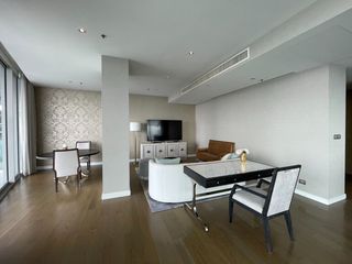 For rent 3 bedrooms condo in Pathum Wan, Bangkok