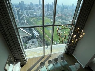 For rent 3 bedrooms condo in Pathum Wan, Bangkok
