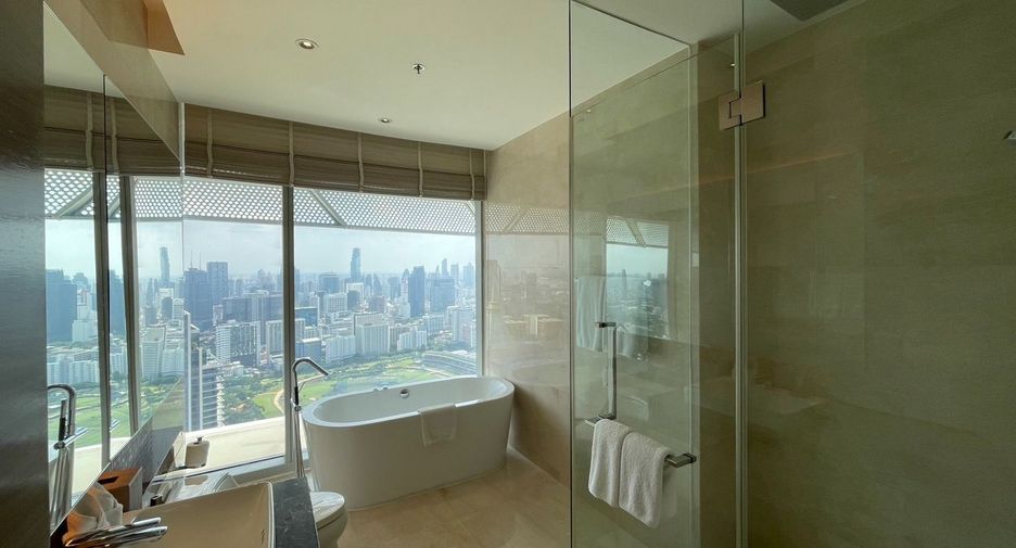À louer 3 chambres condo à Pathum Wan, Bangkok