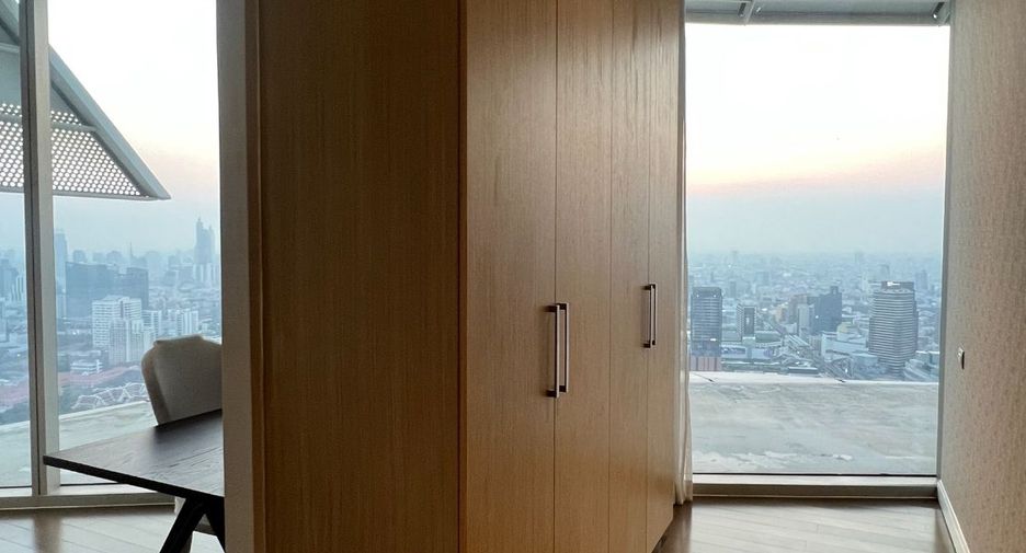 À louer 3 chambres condo à Pathum Wan, Bangkok