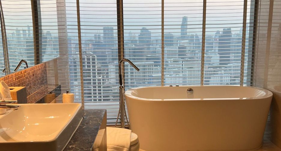 À louer 3 chambres condo à Pathum Wan, Bangkok