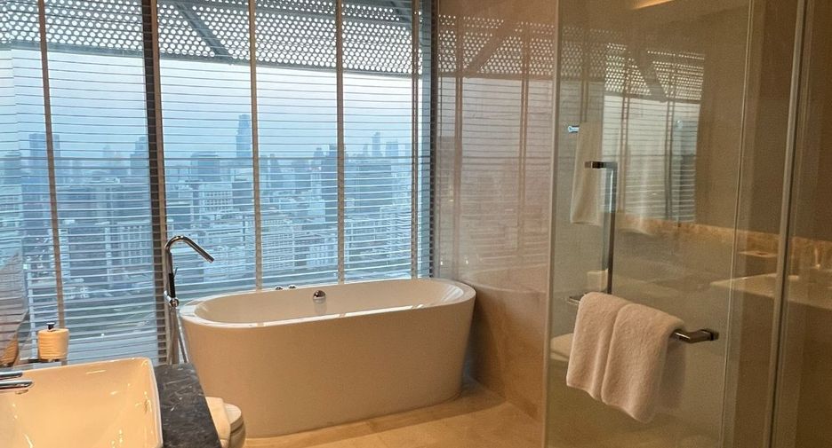 À louer 3 chambres condo à Pathum Wan, Bangkok