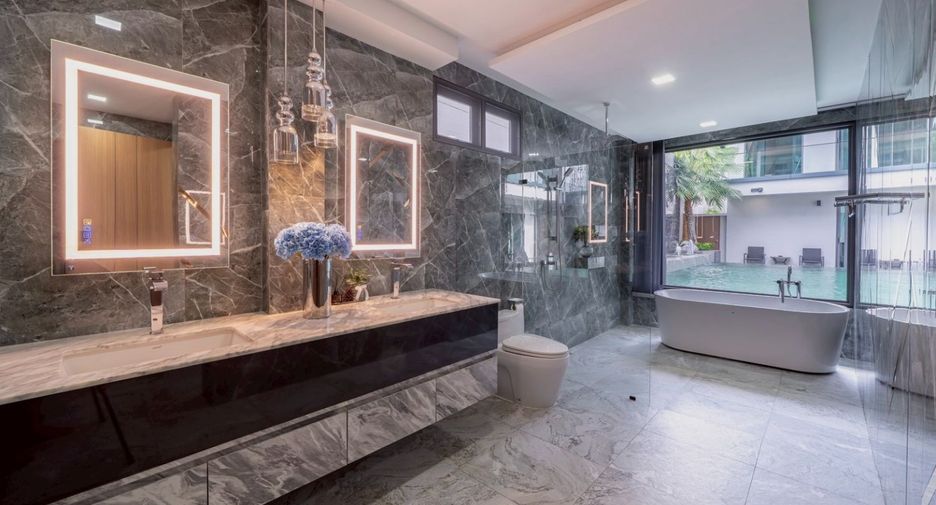 Villa en venta de 6 habitaciones en Bang Lamung, Chonburi