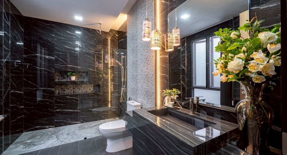 Villa en venta de 6 habitaciones en Bang Lamung, Chonburi