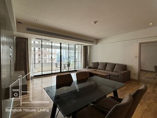 For rent 2 bedrooms condo in Watthana, Bangkok