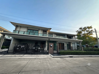 Casa en venta de 4 habitaciones en Bang Khae, Bangkok