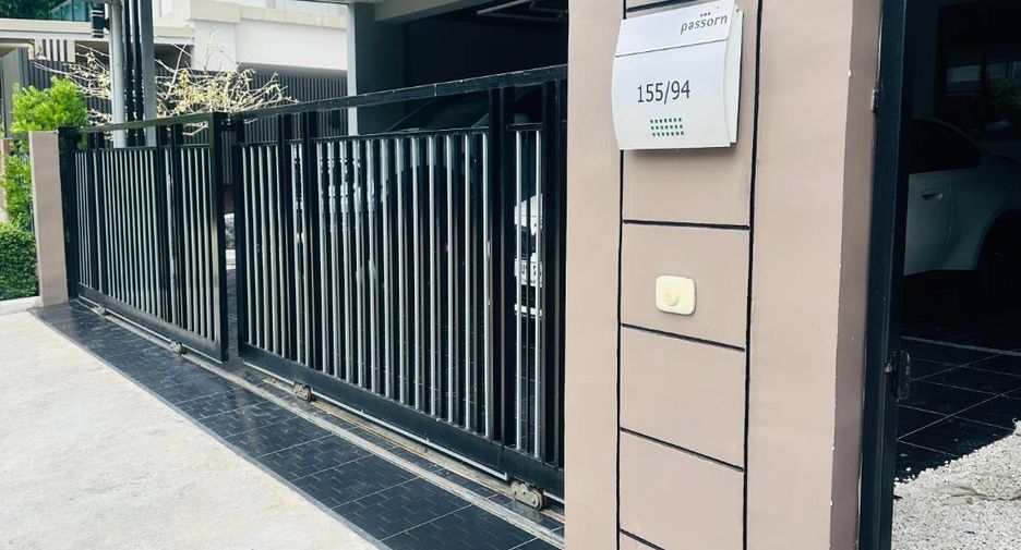 Casa en venta de 4 habitaciones en Bang Khae, Bangkok
