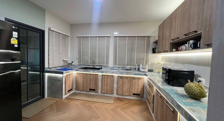 Casa en venta de 4 habitaciones en Bang Khae, Bangkok