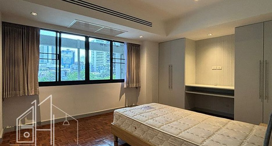 For rent 3 bedrooms condo in Watthana, Bangkok