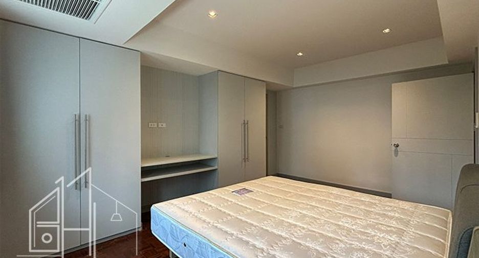 For rent 3 bedrooms condo in Watthana, Bangkok