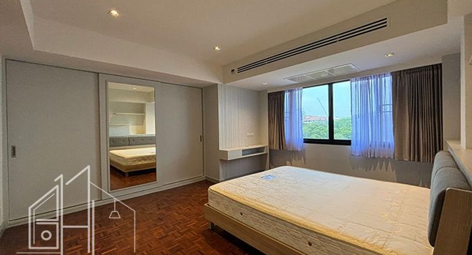 For rent 3 bedrooms condo in Watthana, Bangkok