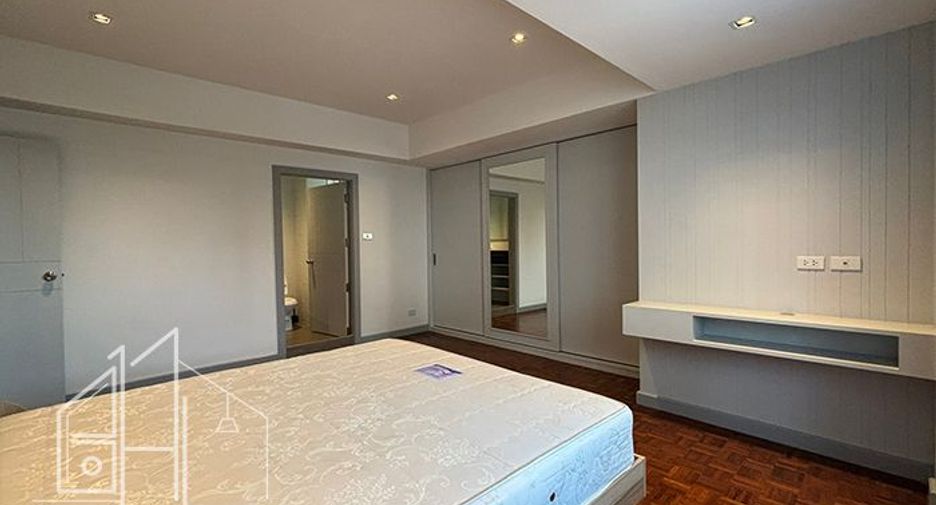 For rent 3 bedrooms condo in Watthana, Bangkok