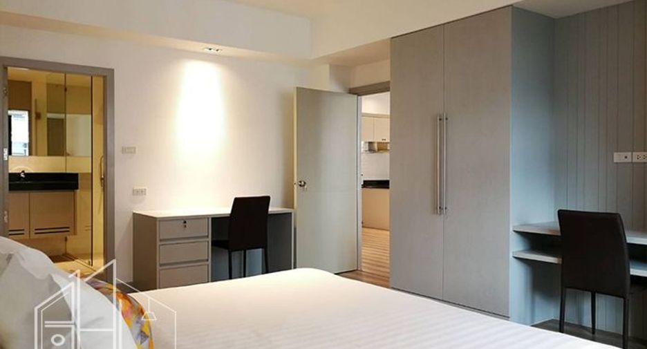 For rent 2 bedrooms apartment in Watthana, Bangkok