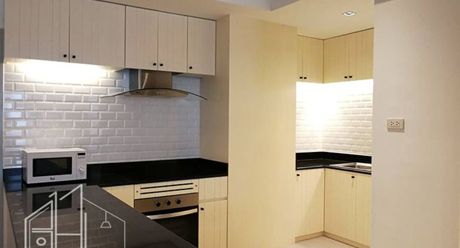 For rent 2 bedrooms apartment in Watthana, Bangkok