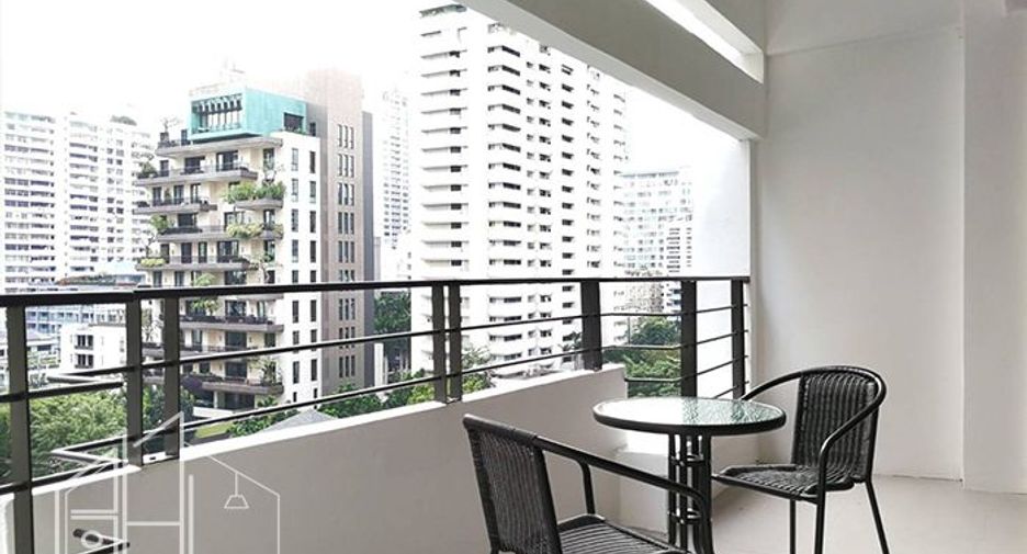 For rent 2 bedrooms apartment in Watthana, Bangkok