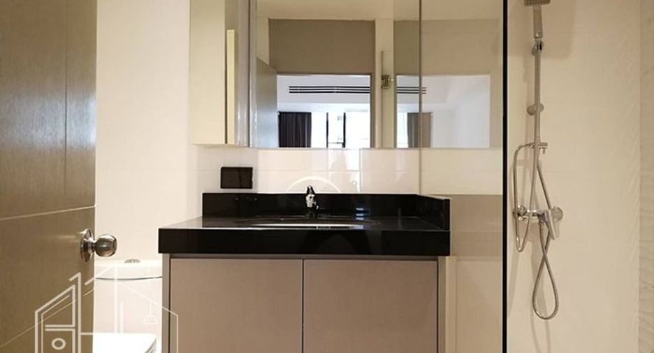 For rent 2 bedrooms apartment in Watthana, Bangkok