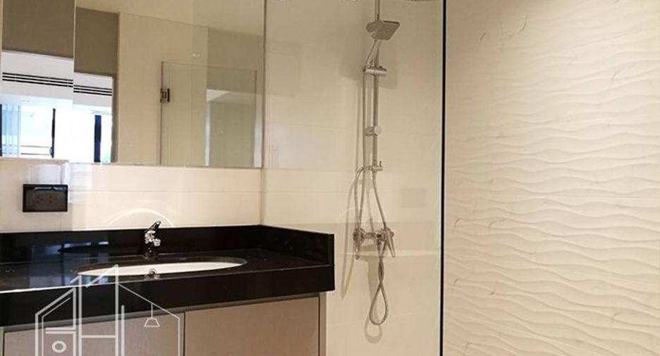 For rent 2 bedrooms apartment in Watthana, Bangkok