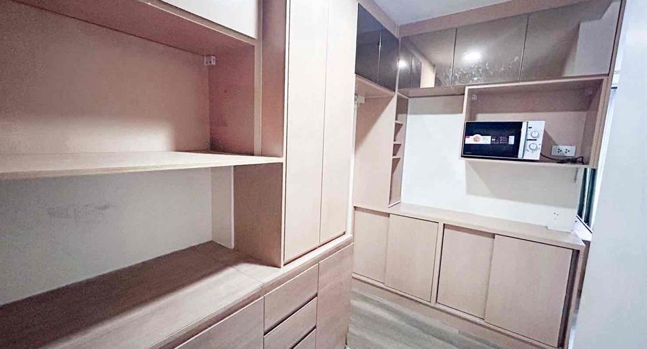 For rent 2 bedrooms condo in Phra Khanong, Bangkok