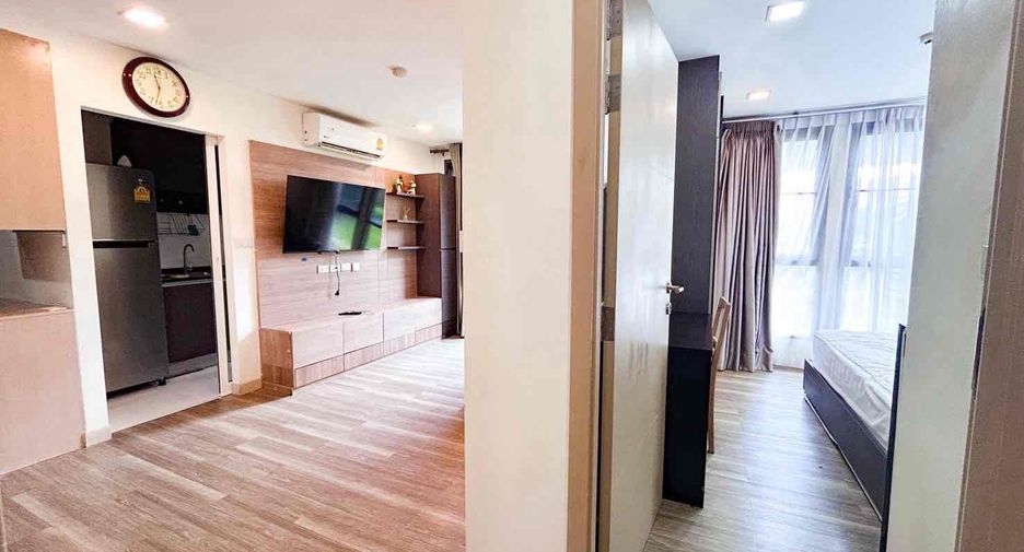 For rent 2 bedrooms condo in Phra Khanong, Bangkok