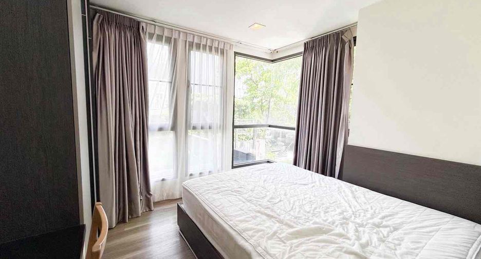 For rent 2 bedrooms condo in Phra Khanong, Bangkok