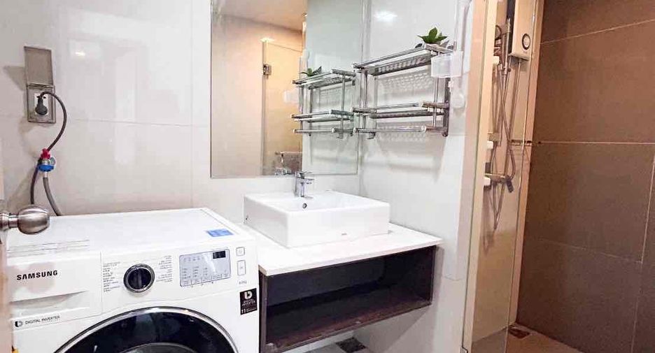 For rent 2 bedrooms condo in Phra Khanong, Bangkok
