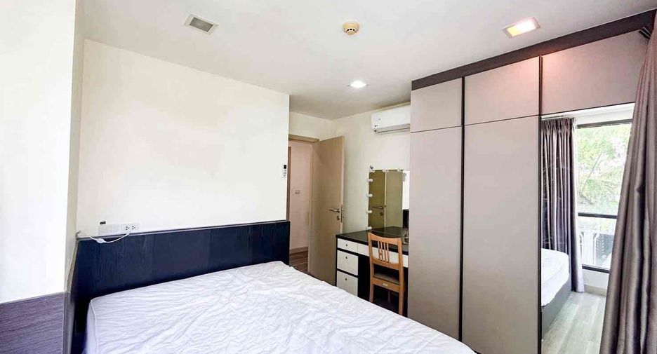 For rent 2 bedrooms condo in Phra Khanong, Bangkok