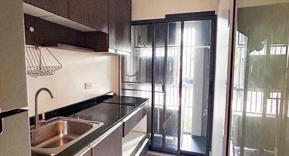 For rent 2 bedrooms condo in Phra Khanong, Bangkok