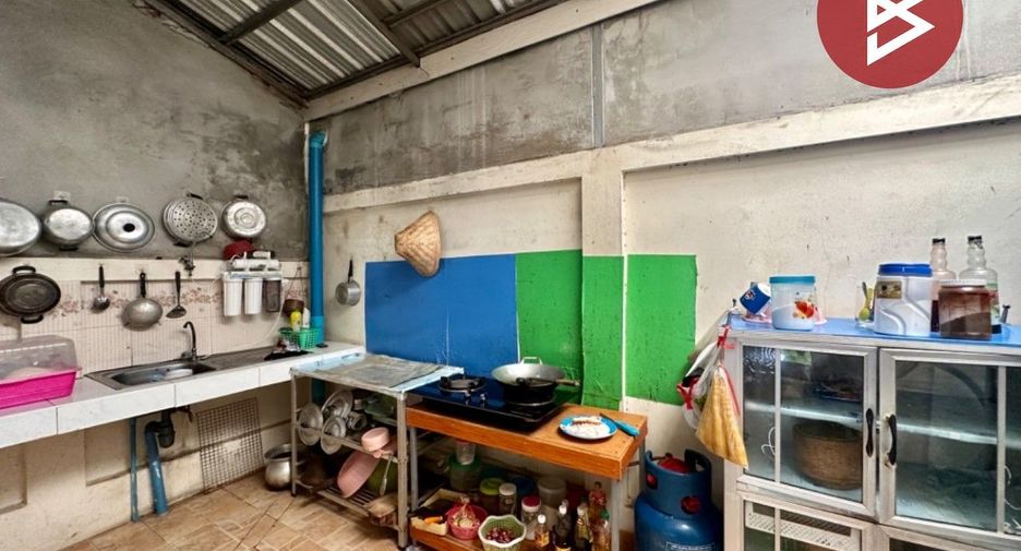 À vendre 3 chambres maison de ville à Pluak Daeng, Rayong
