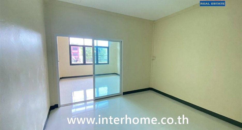 Casa adosada en venta de 3 habitaciones en Bang Sue, Bangkok