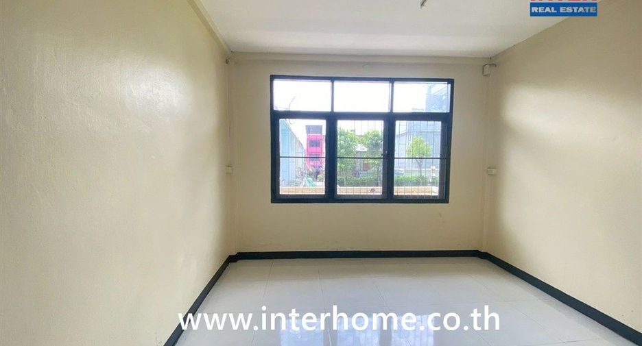 Casa adosada en venta de 3 habitaciones en Bang Sue, Bangkok