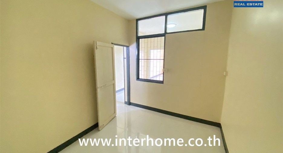 Casa adosada en venta de 3 habitaciones en Bang Sue, Bangkok