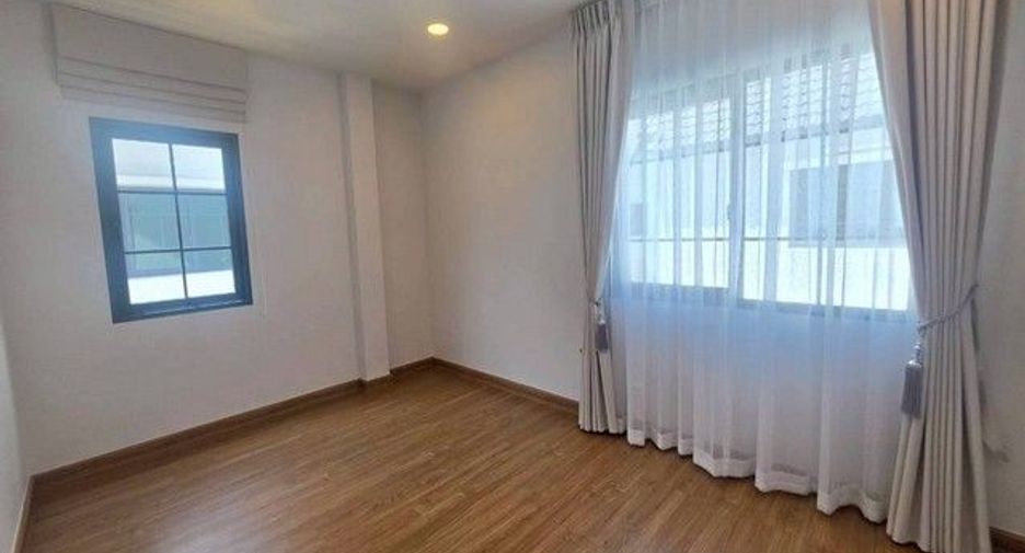 Аренда 4 спальни дом в Bang Phli, Самутпракан