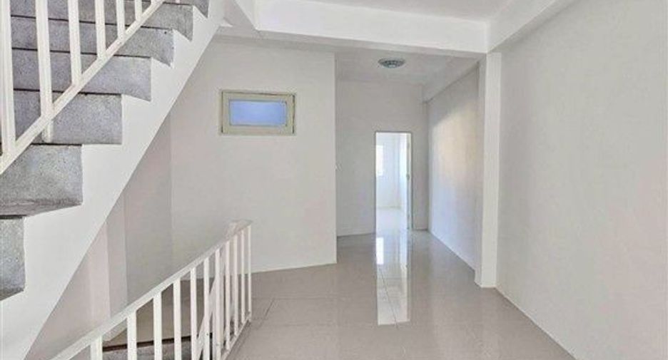 Local comercial en venta de 3 habitaciones en Phra Nakhon, Bangkok