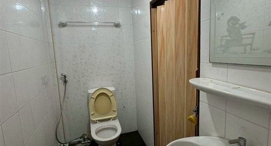 For sale 3 bedrooms townhouse in Mueang Samut Prakan, Samut Prakan
