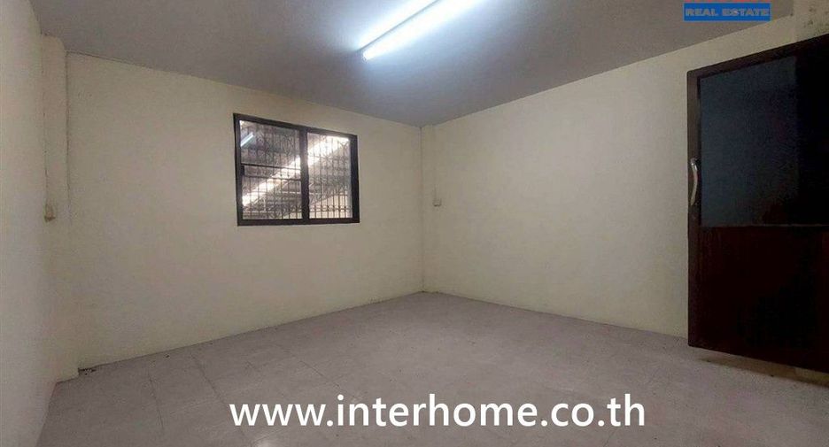 Local comercial en venta de 3 habitaciones en Bang Phli, Samut Prakan