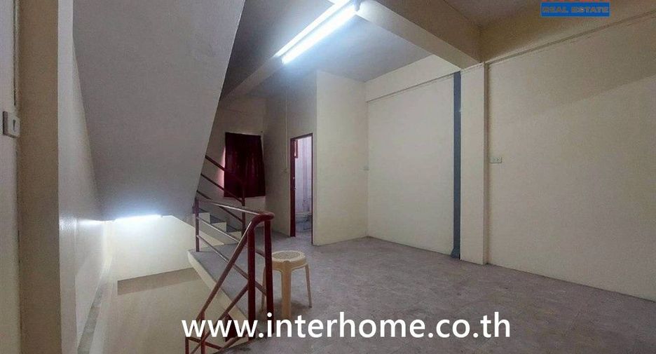 Local comercial en venta de 3 habitaciones en Bang Phli, Samut Prakan