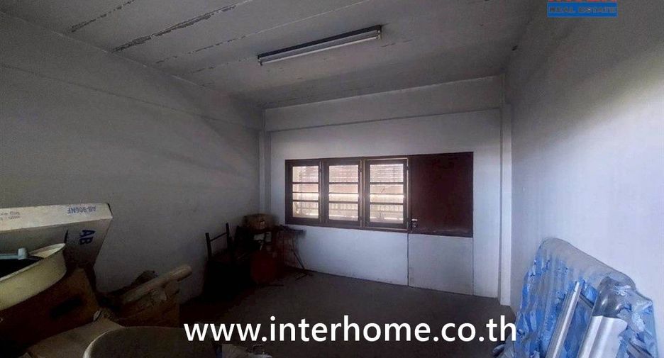 Local comercial en venta de 3 habitaciones en Bang Phli, Samut Prakan