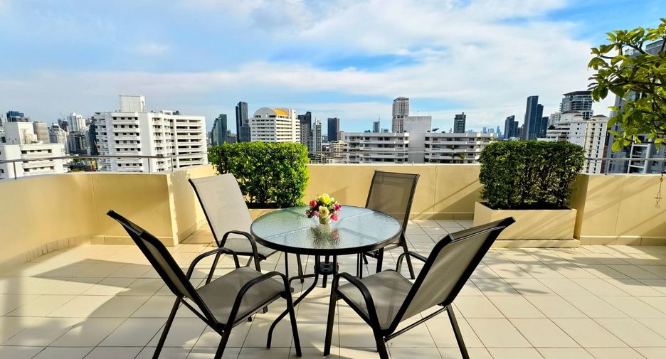 À louer 4 chambres condo à Watthana, Bangkok