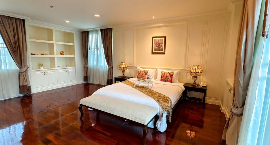 À louer 4 chambres condo à Watthana, Bangkok