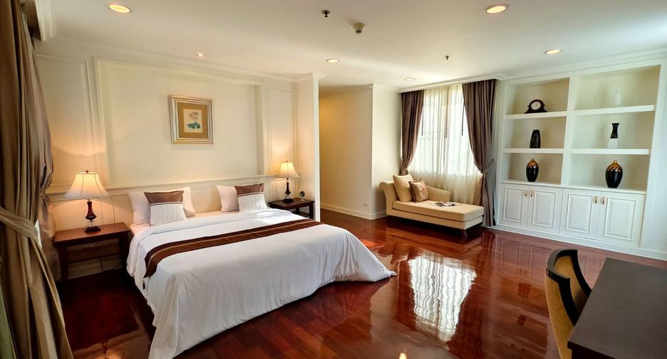 À louer 4 chambres condo à Watthana, Bangkok