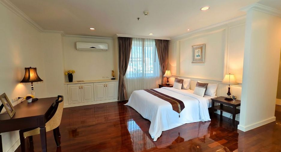 À louer 4 chambres condo à Watthana, Bangkok