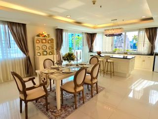 For rent 4 bedrooms condo in Watthana, Bangkok